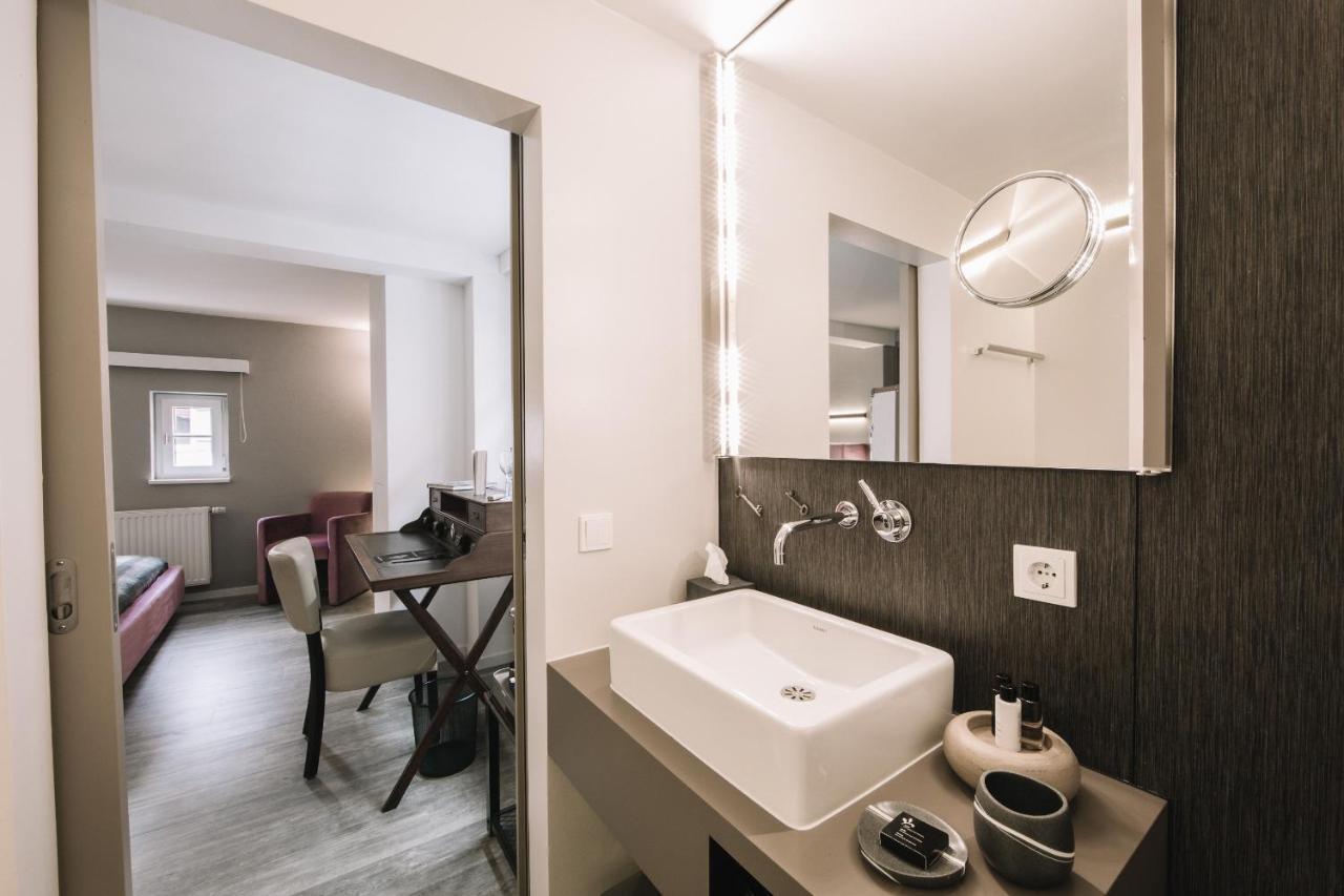 Boutique Hotel Pfauen ショルンドルフ エクステリア 写真