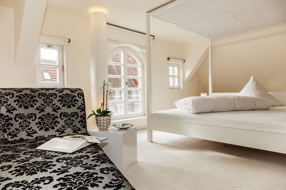 Boutique Hotel Pfauen ショルンドルフ エクステリア 写真