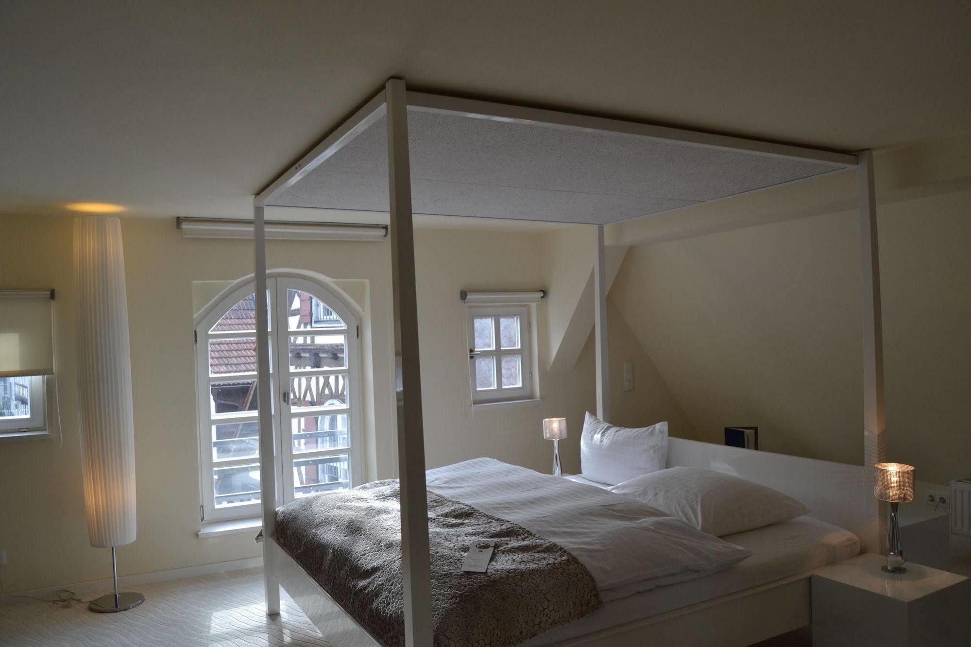 Boutique Hotel Pfauen ショルンドルフ エクステリア 写真