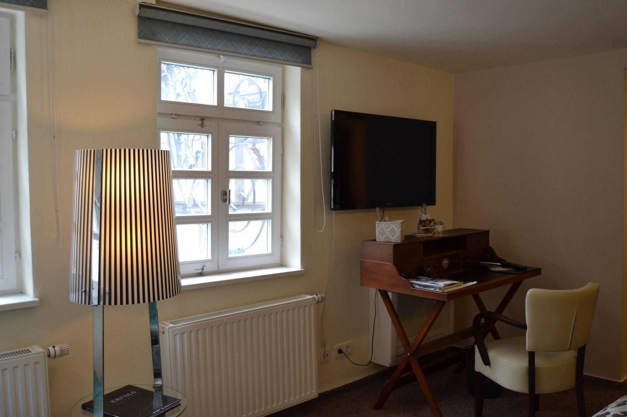 Boutique Hotel Pfauen ショルンドルフ エクステリア 写真