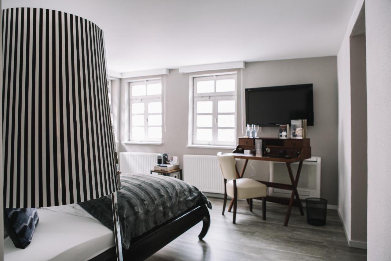 Boutique Hotel Pfauen ショルンドルフ エクステリア 写真