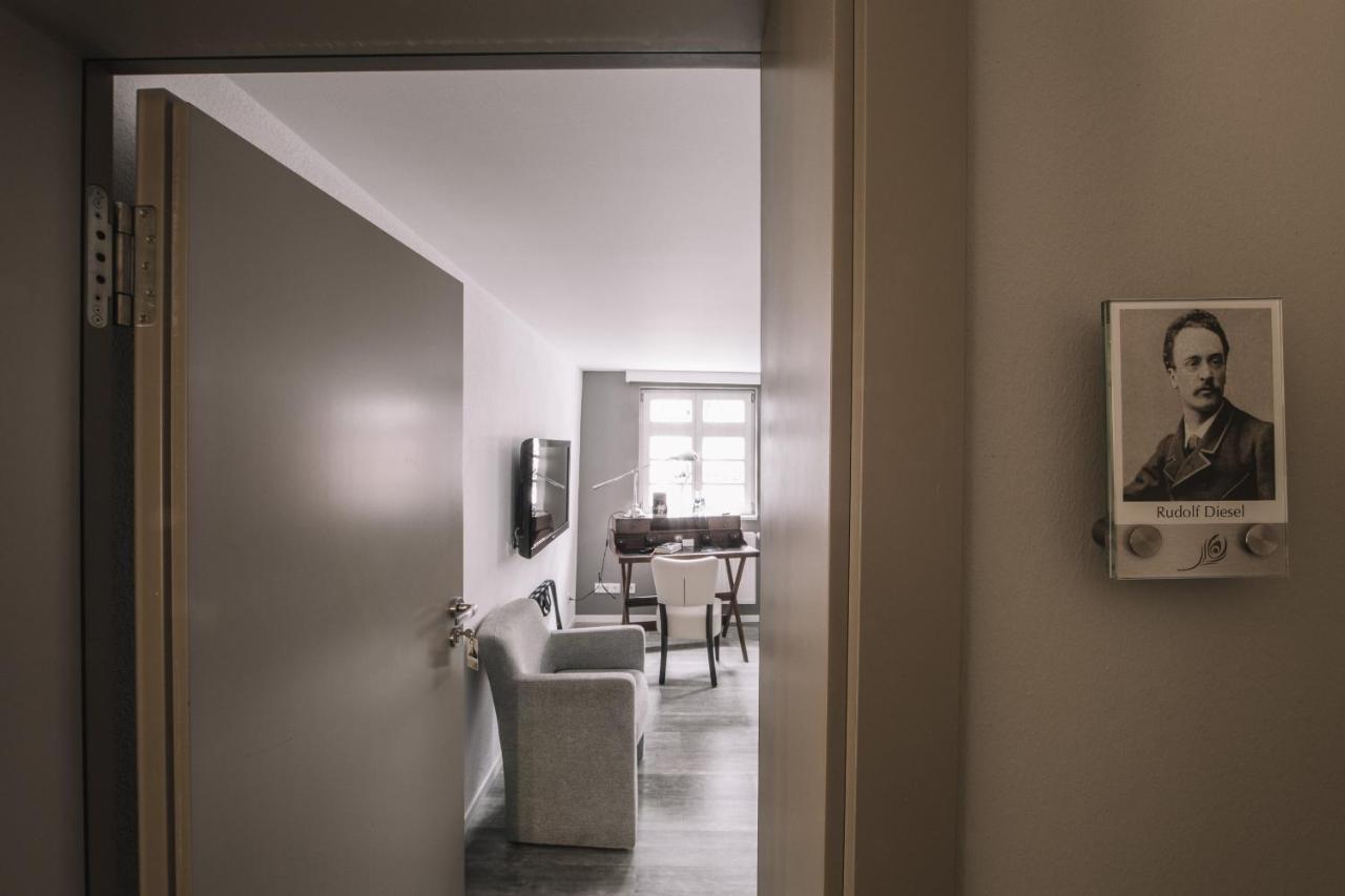 Boutique Hotel Pfauen ショルンドルフ エクステリア 写真