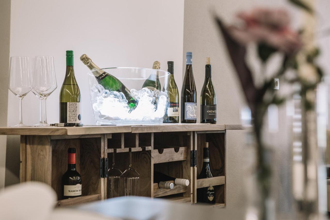 Boutique Hotel Pfauen ショルンドルフ エクステリア 写真